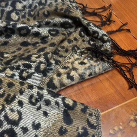 Beautiful winter warm shall - Picture 4 of 6